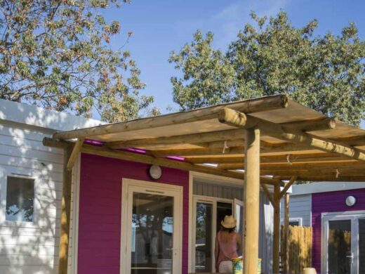 Location de mobil-home pour famille nombreuse ou vacances entre amis pour 10 personnes au camping à Argeles sur mer la Sardane